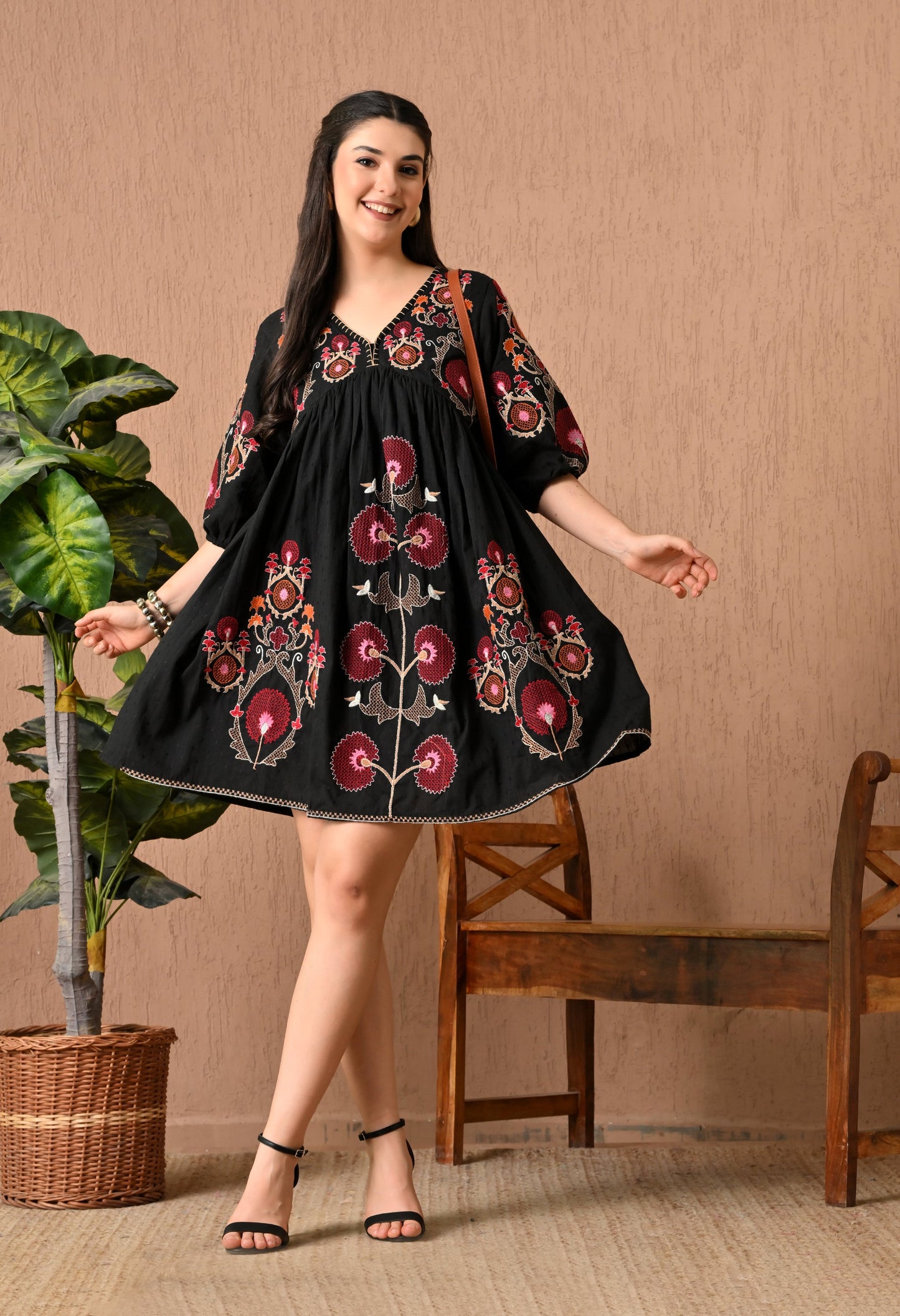 Elegant Black Midi Frock Delight