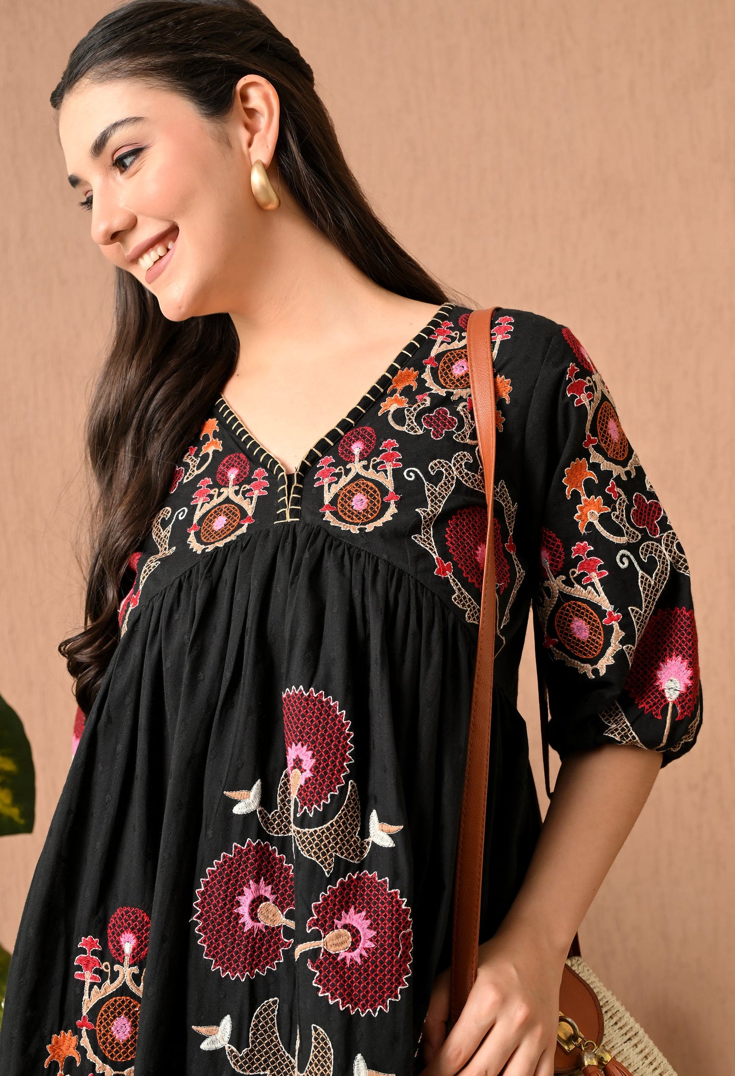 Elegant Black Midi Frock Delight