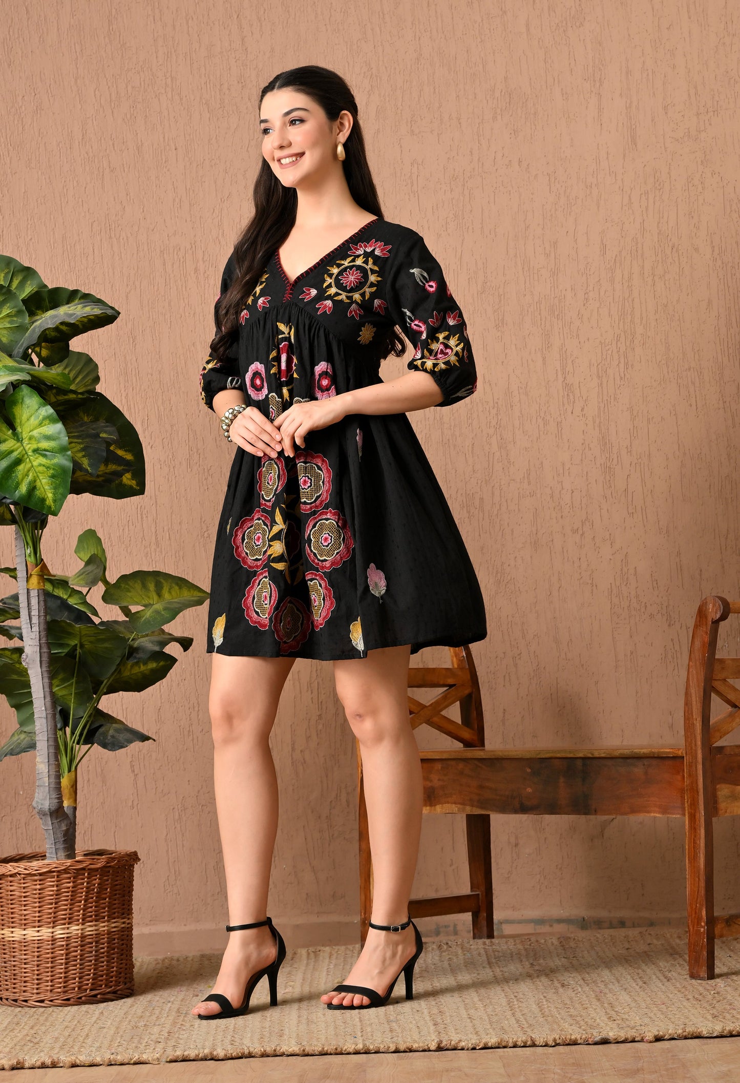 Stylish Black Midi Frock Delight