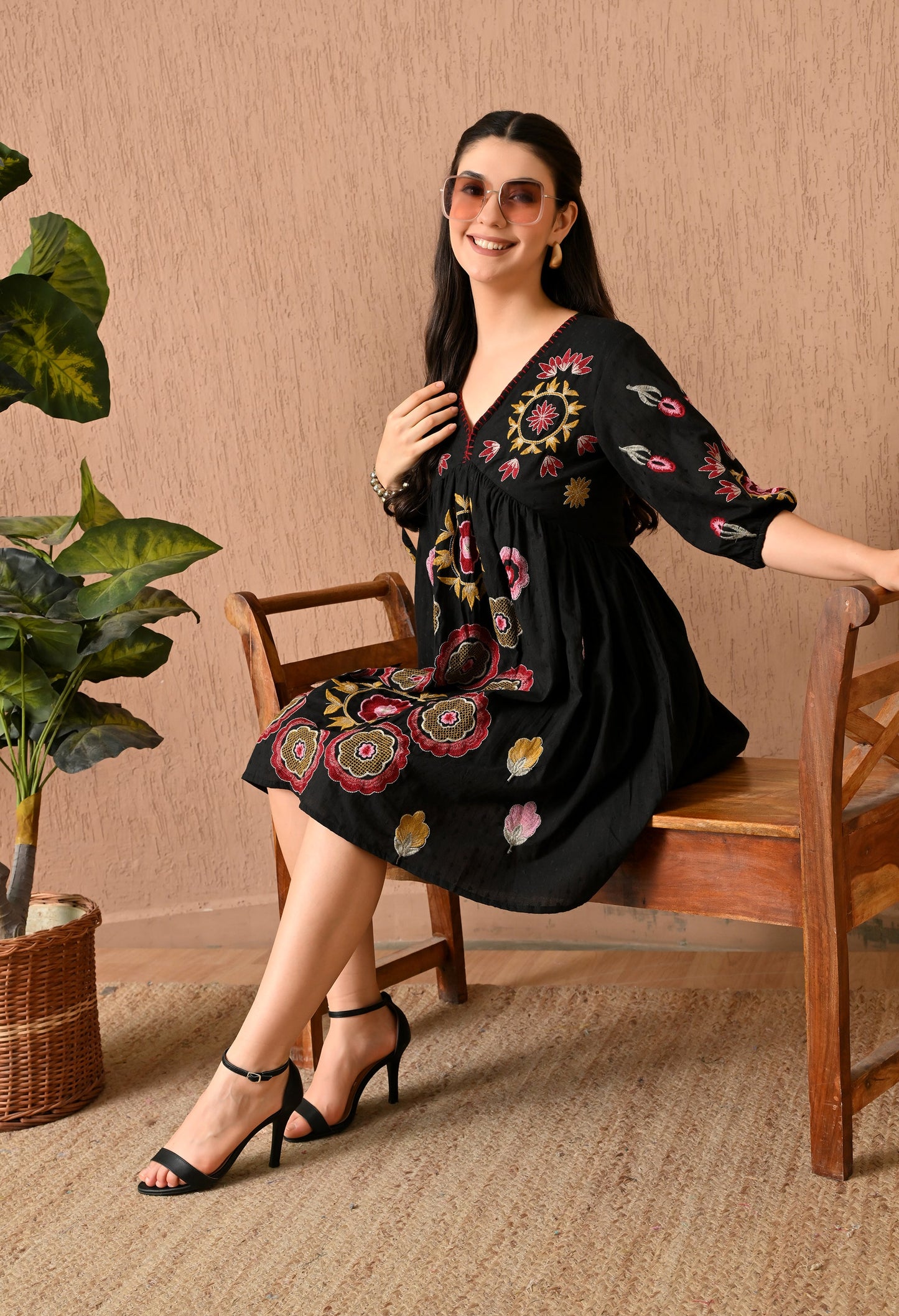 Stylish Black Midi Frock Delight
