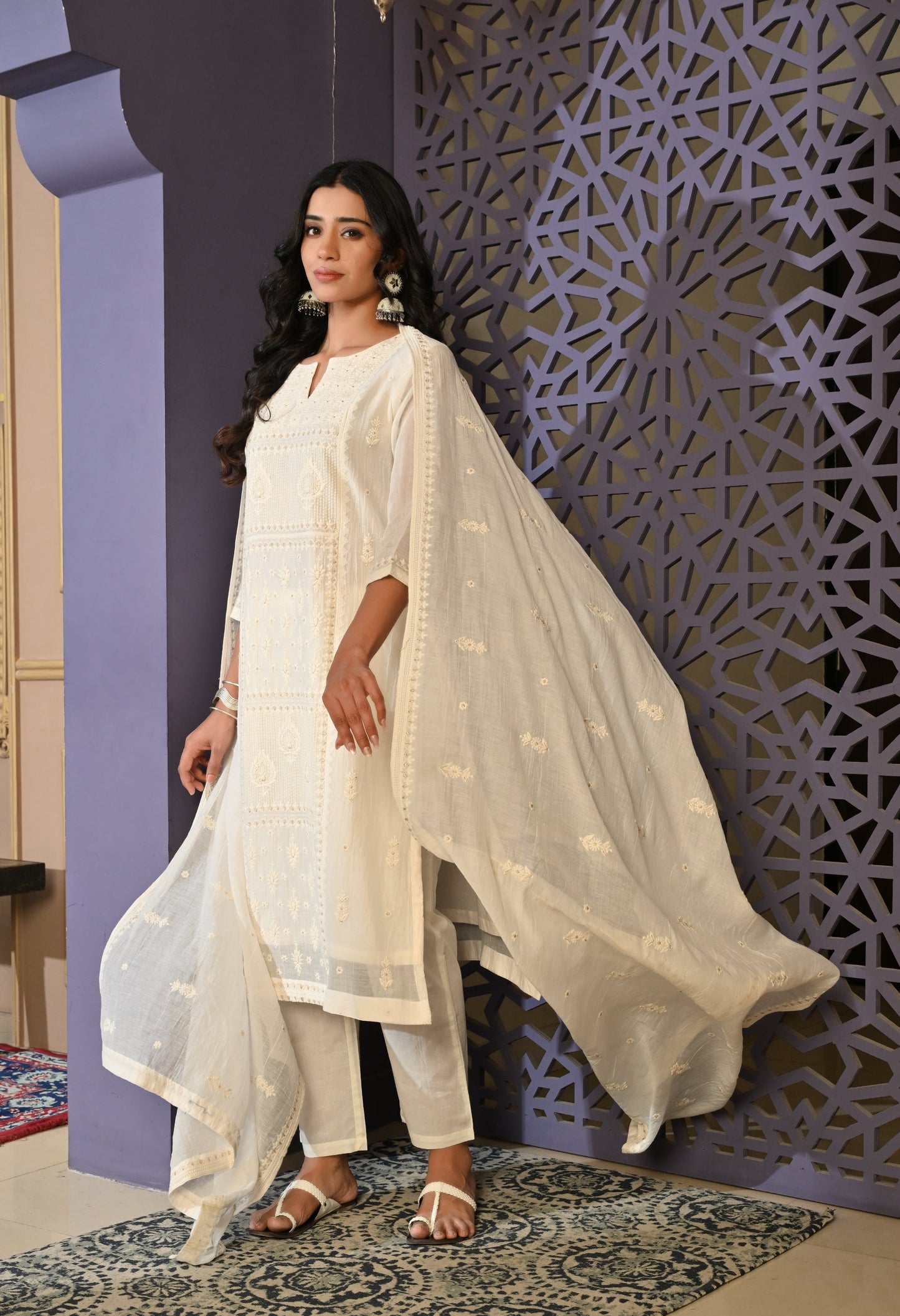 Elegant Off White Thread Delight