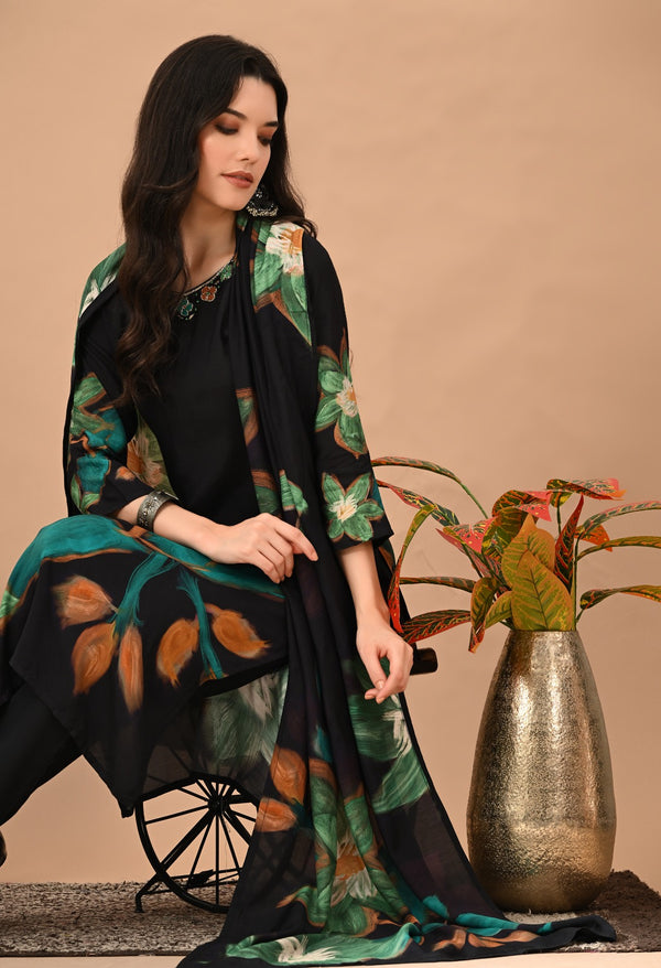 Chic Black Floral Embroidered Suit